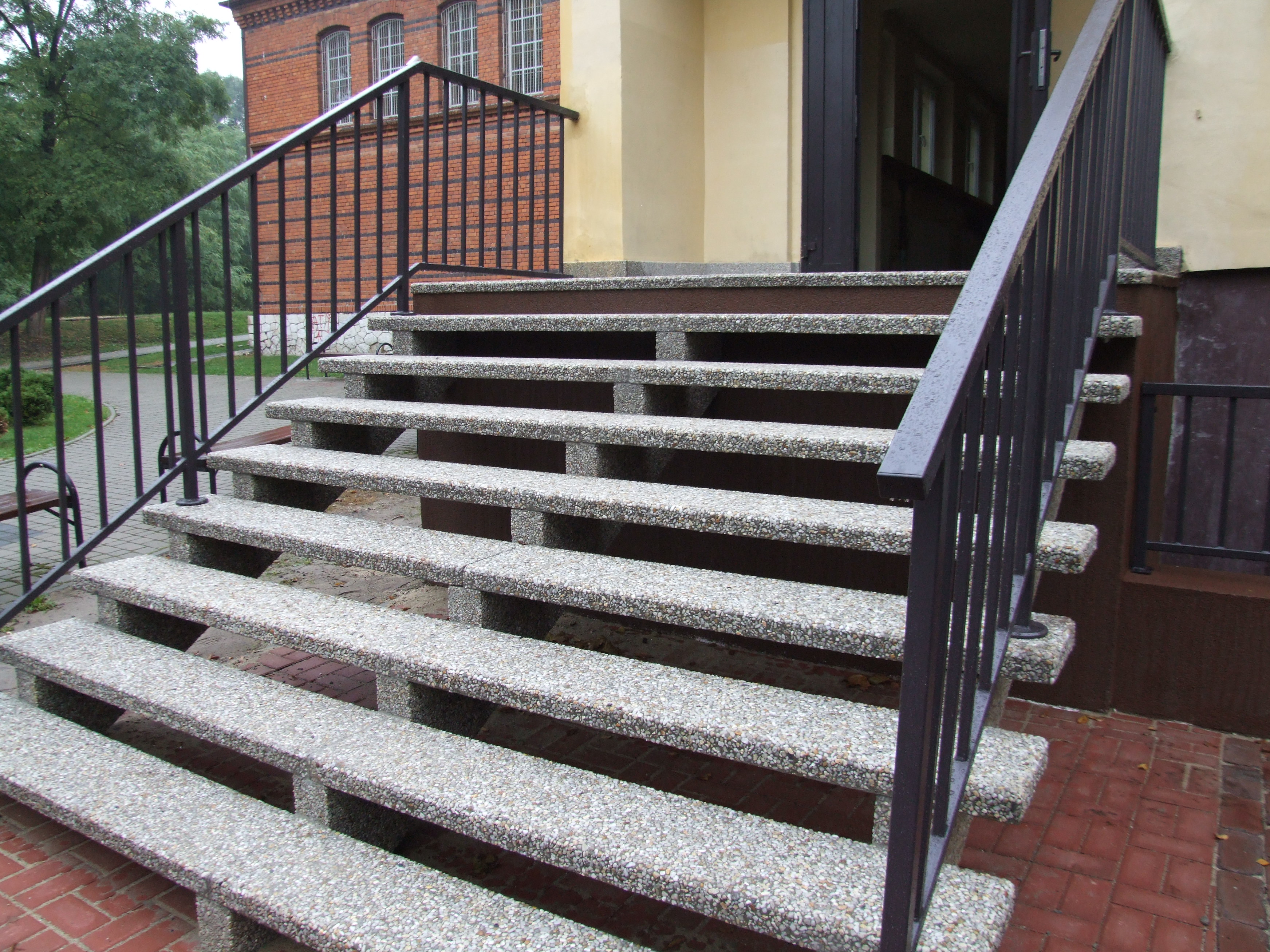 stopnice betonowe na schody zewnętrzne
