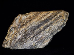 1024px-Skała_zmyllonityzowana